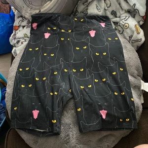 Black cat yoga shorts OS